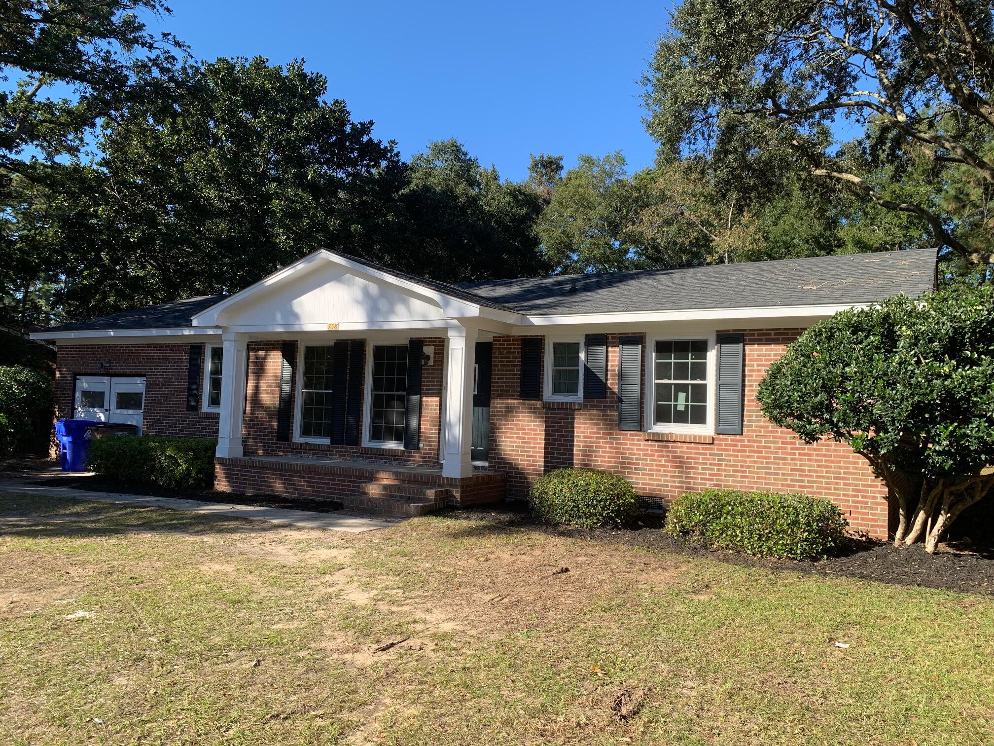 738 Harbor View Road Charleston, SC 29412 - Photo 1 of 27 738Harborview-CalSiglerPhotography (1)