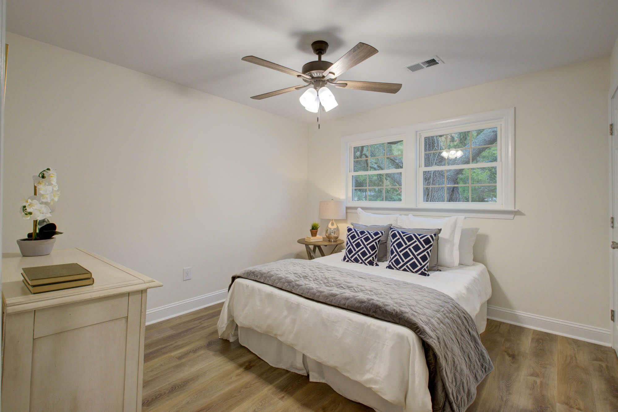 738 Harbor View Road Charleston, SC 29412 - Photo 17 of 27 738Harborview-CalSiglerPhotography (20)
