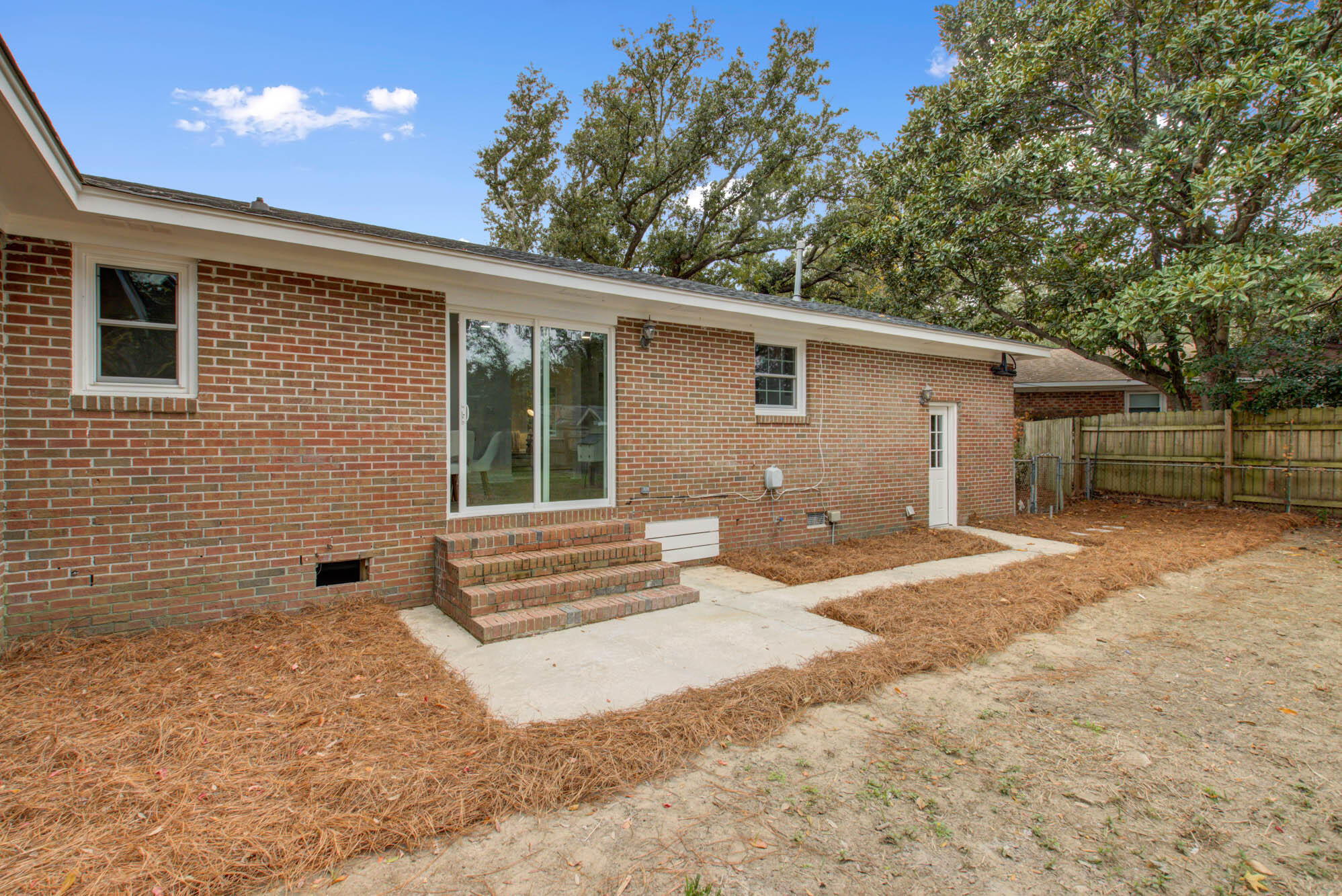 738 Harbor View Road Charleston, SC 29412 - Photo 22 of 27 738Harborview-CalSiglerPhotography (26)