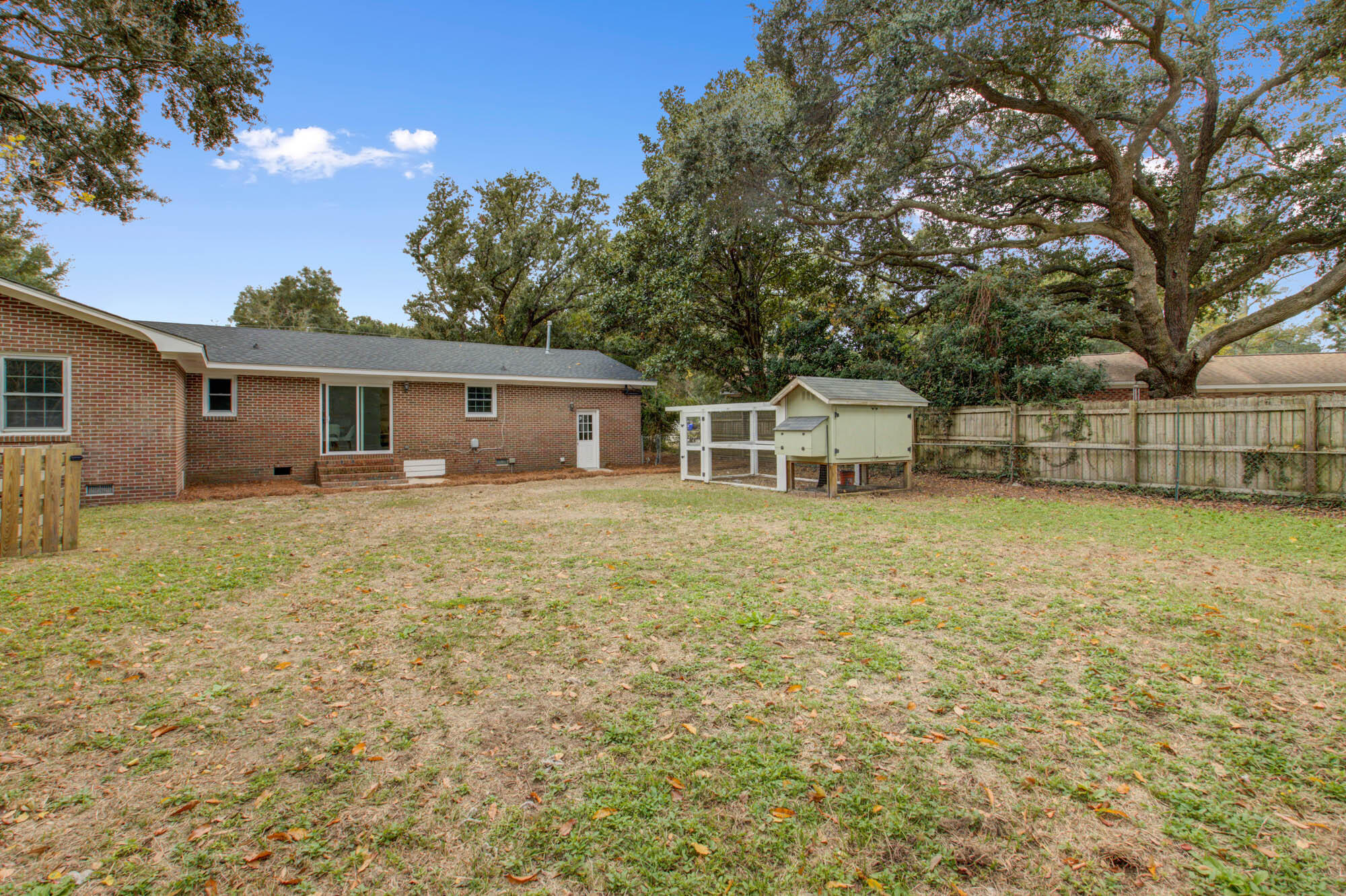 738 Harbor View Road Charleston, SC 29412 - Photo 24 of 27 738Harborview-CalSiglerPhotography (14)