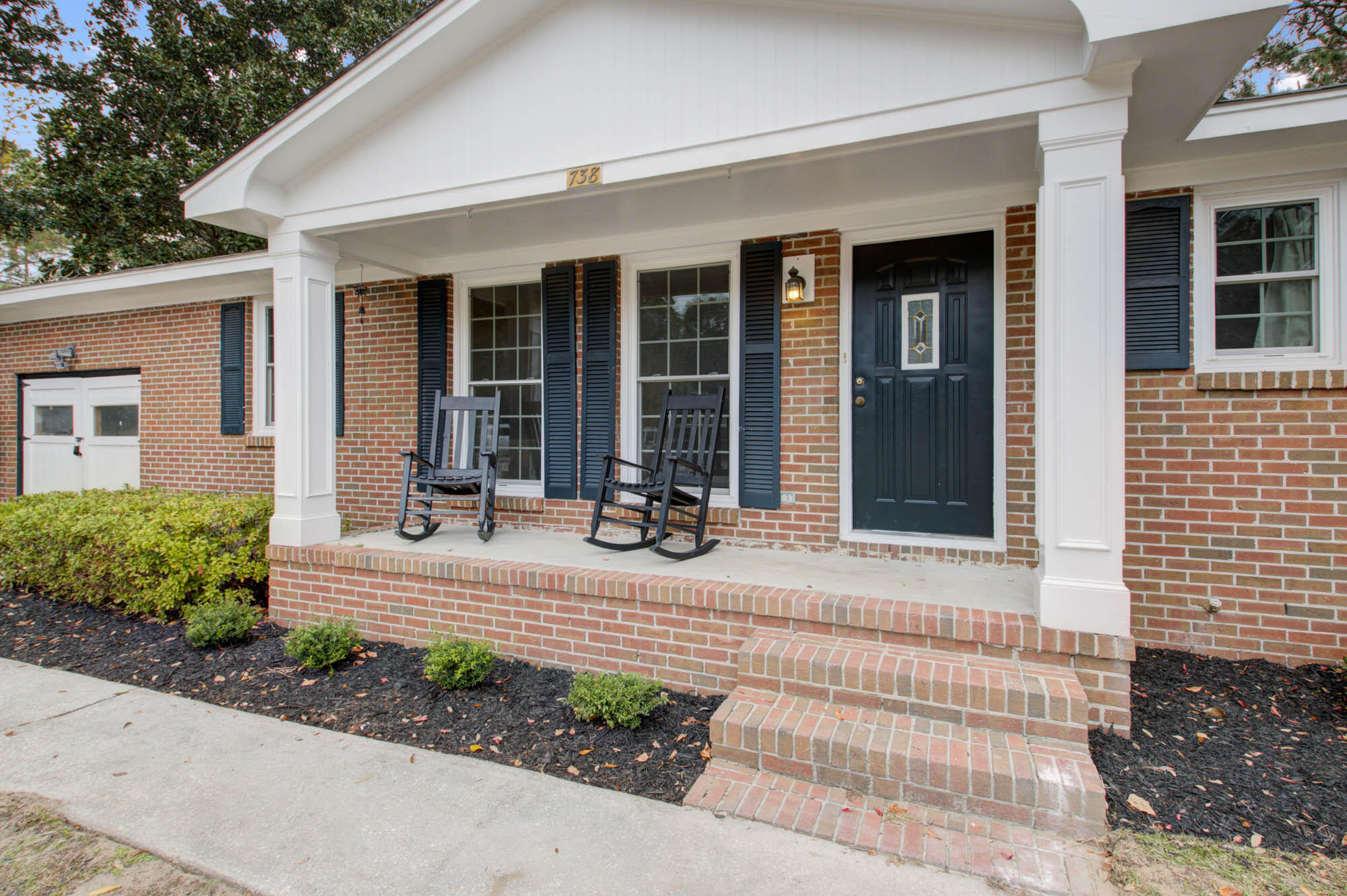 738 Harbor View Road Charleston, SC 29412 - Photo 25 of 27 738Harborview-CalSiglerPhotography (28)