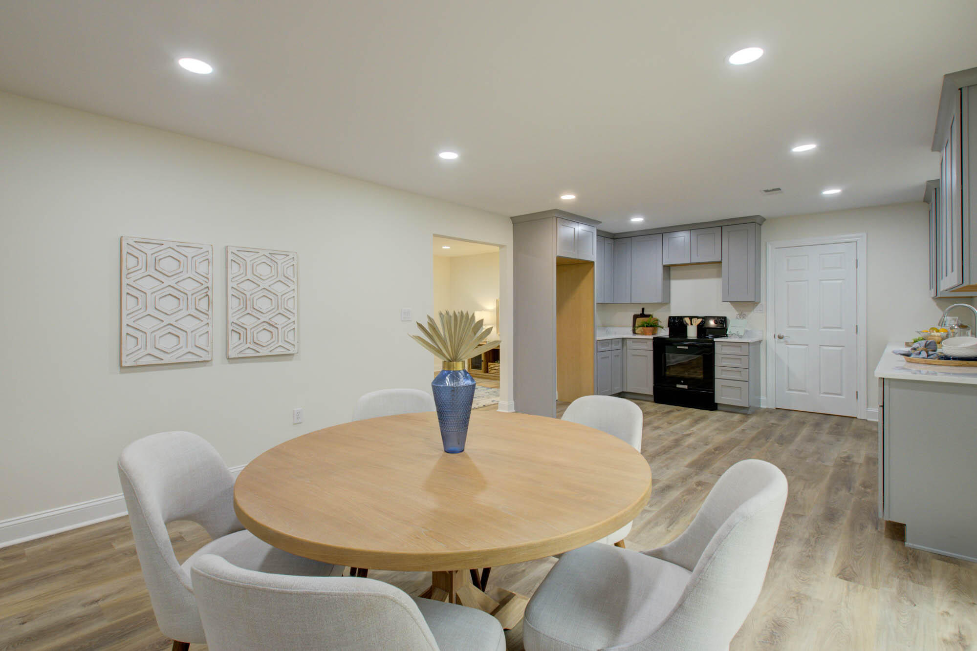 738 Harbor View Road Charleston, SC 29412 - Photo 4 of 27 738Harborview-CalSiglerPhotography (10)