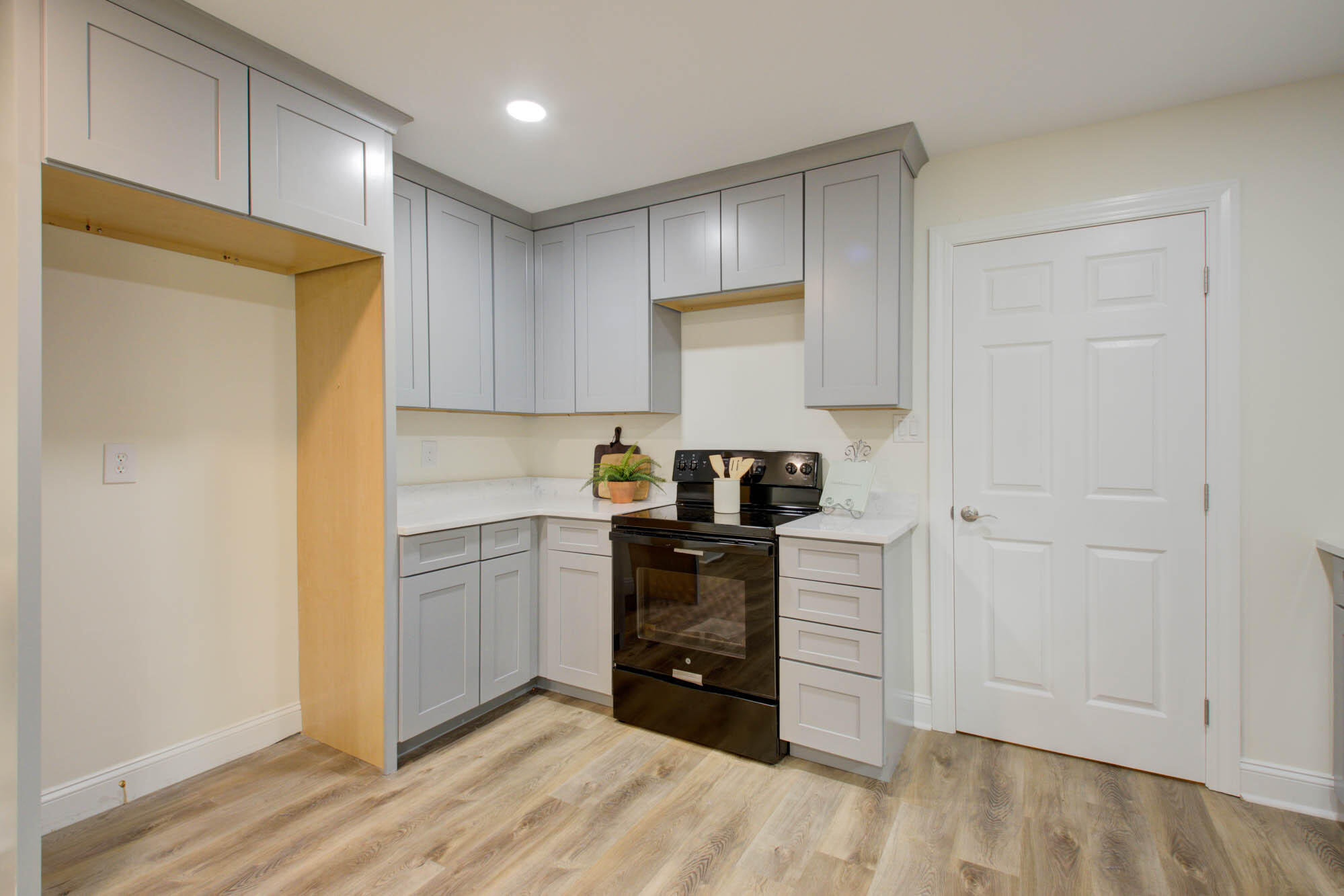 738 Harbor View Road Charleston, SC 29412 - Photo 6 of 27 738Harborview-CalSiglerPhotography (8)