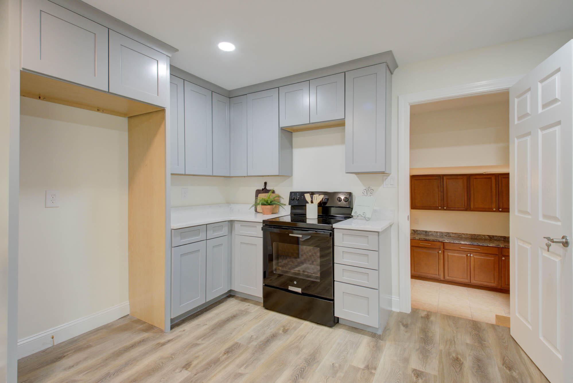 738 Harbor View Road Charleston, SC 29412 - Photo 7 of 27 738Harborview-CalSiglerPhotography (9)