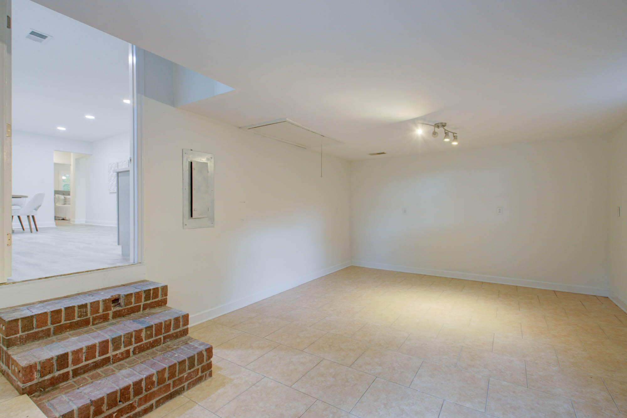 738 Harbor View Road Charleston, SC 29412 - Photo 9 of 27 738Harborview-CalSiglerPhotography (4)