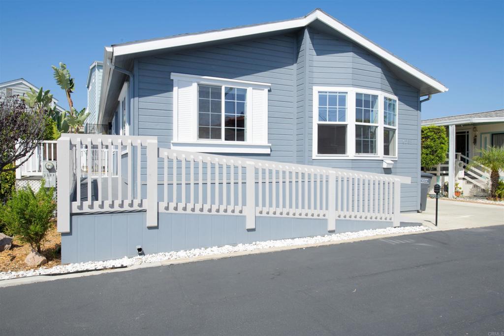 6503 Friendly Place Carlsbad, CA 92011 - Photo 6 of 33