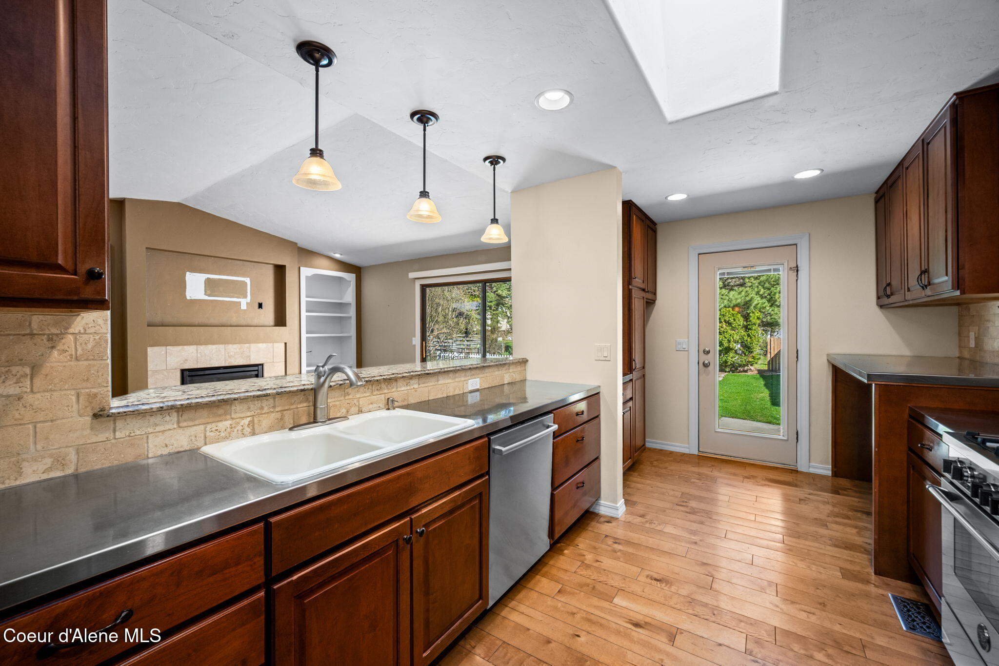 4006 North Moccasin Road Coeur D'Alene, ID 83815 - Photo 17 of 53 Kitchen