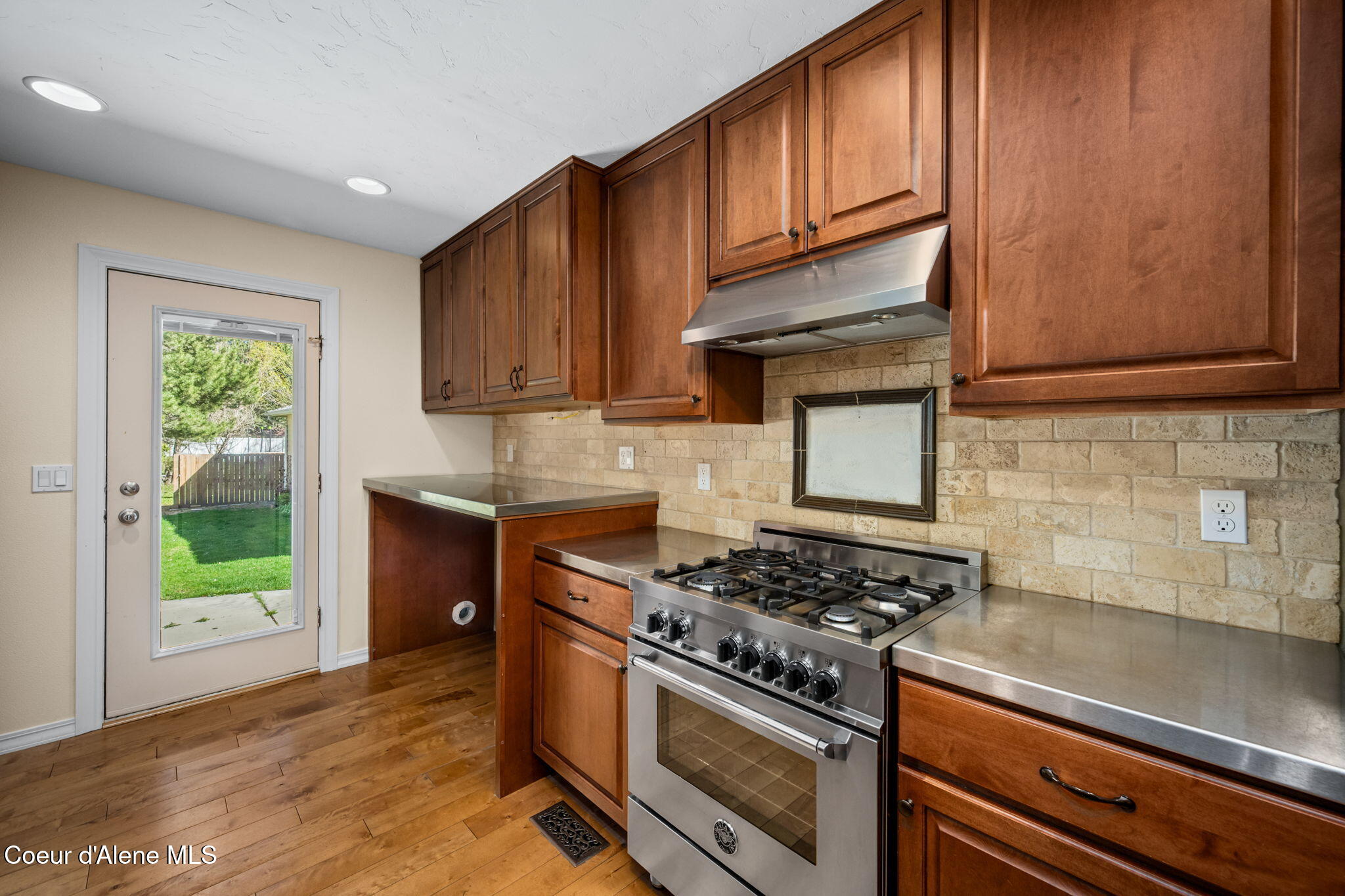 4006 North Moccasin Road Coeur D'Alene, ID 83815 - Photo 18 of 53 Kitchen