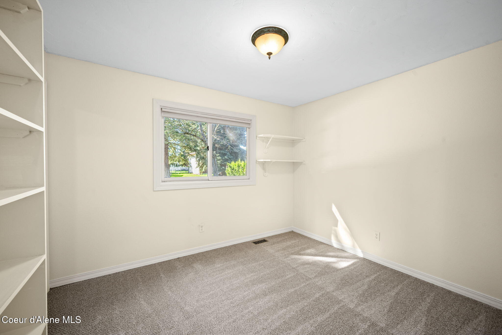 4006 North Moccasin Road Coeur D'Alene, ID 83815 - Photo 24 of 53 Bedroom 2