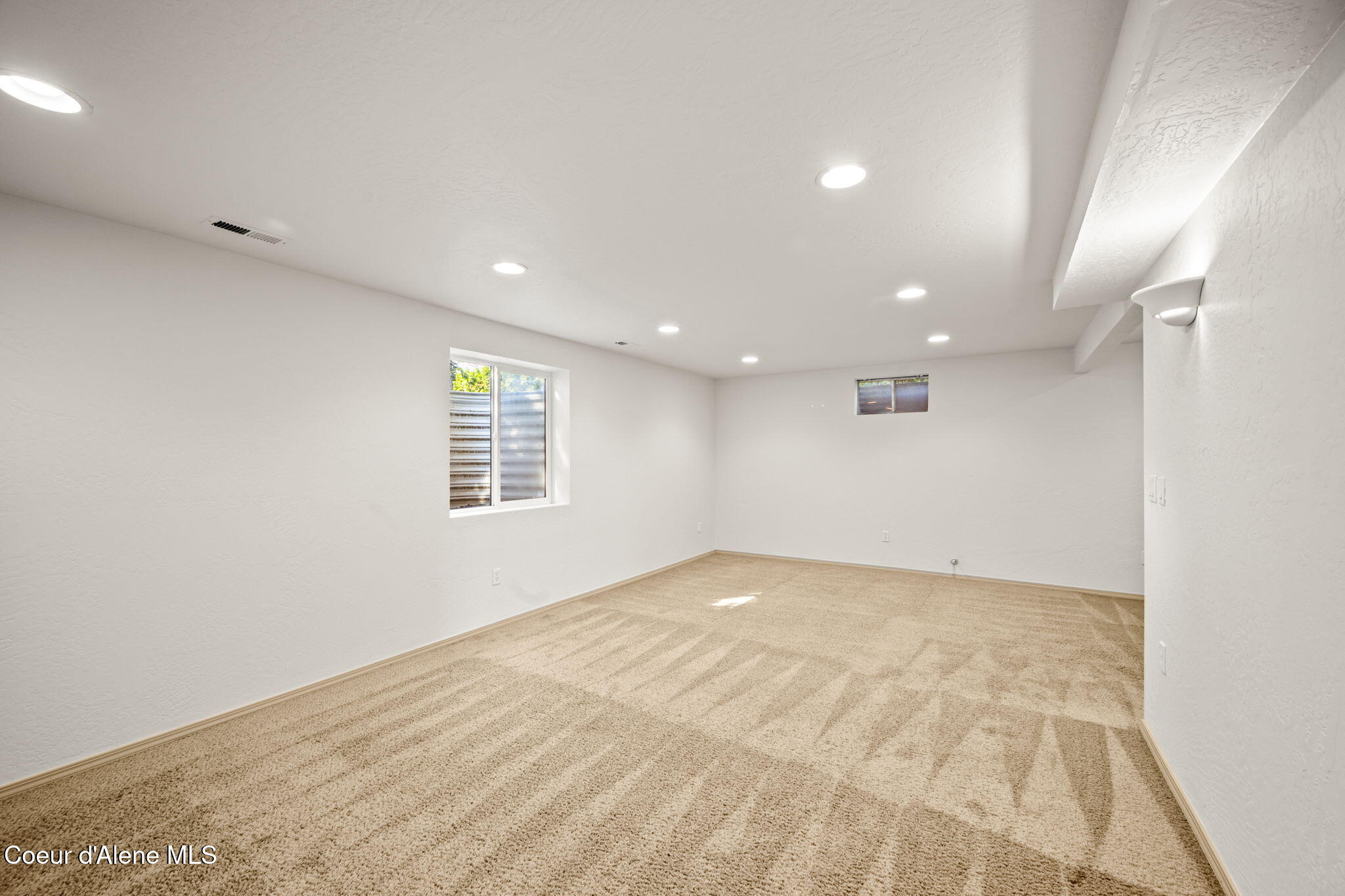 4006 North Moccasin Road Coeur D'Alene, ID 83815 - Photo 32 of 53 Family Room