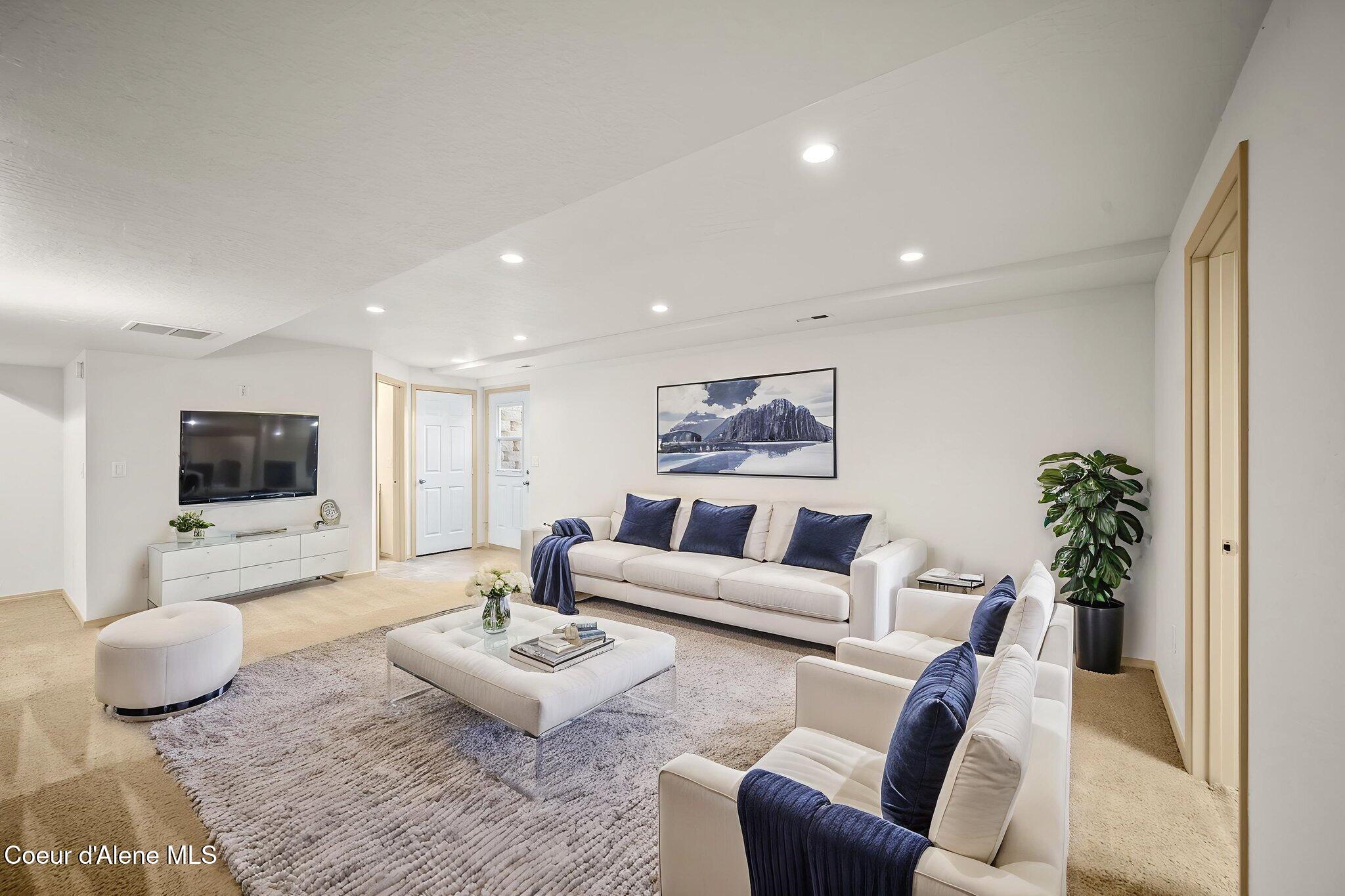 4006 North Moccasin Road Coeur D'Alene, ID 83815 - Photo 37 of 53 Living Area