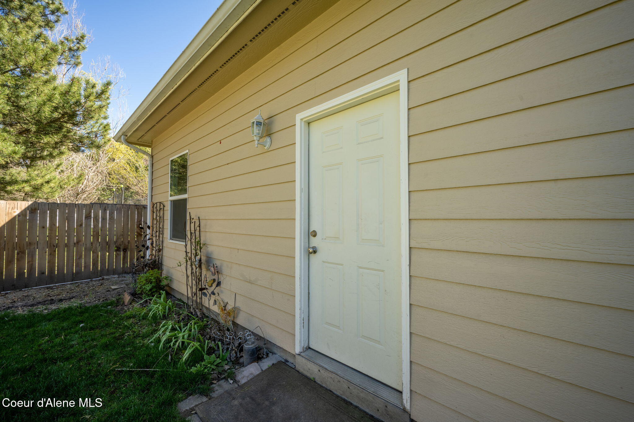 4006 North Moccasin Road Coeur D'Alene, ID 83815 - Photo 49 of 53 Detached Entry