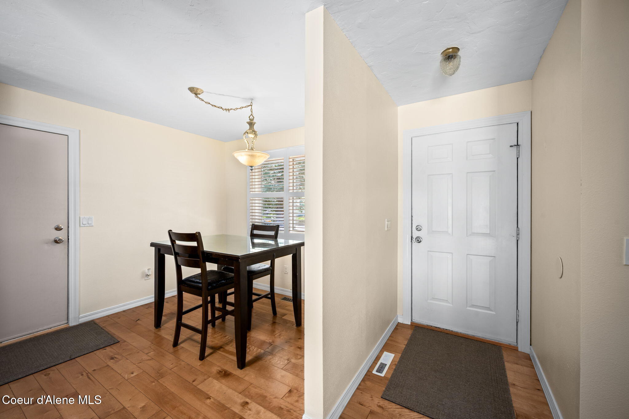 4006 North Moccasin Road Coeur D'Alene, ID 83815 - Photo 5 of 53 Entry