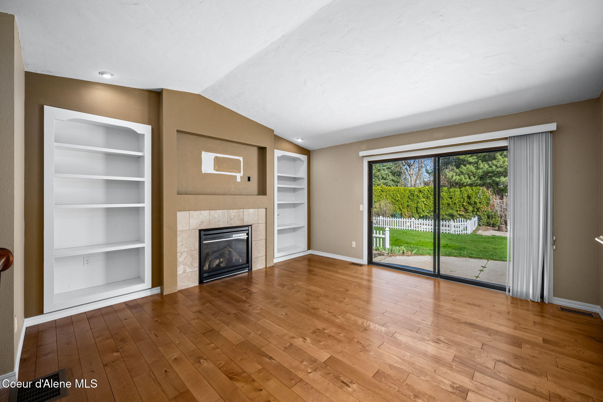 4006 North Moccasin Road Coeur D'Alene, ID 83815 - Photo 7 of 53 Gas Fireplace