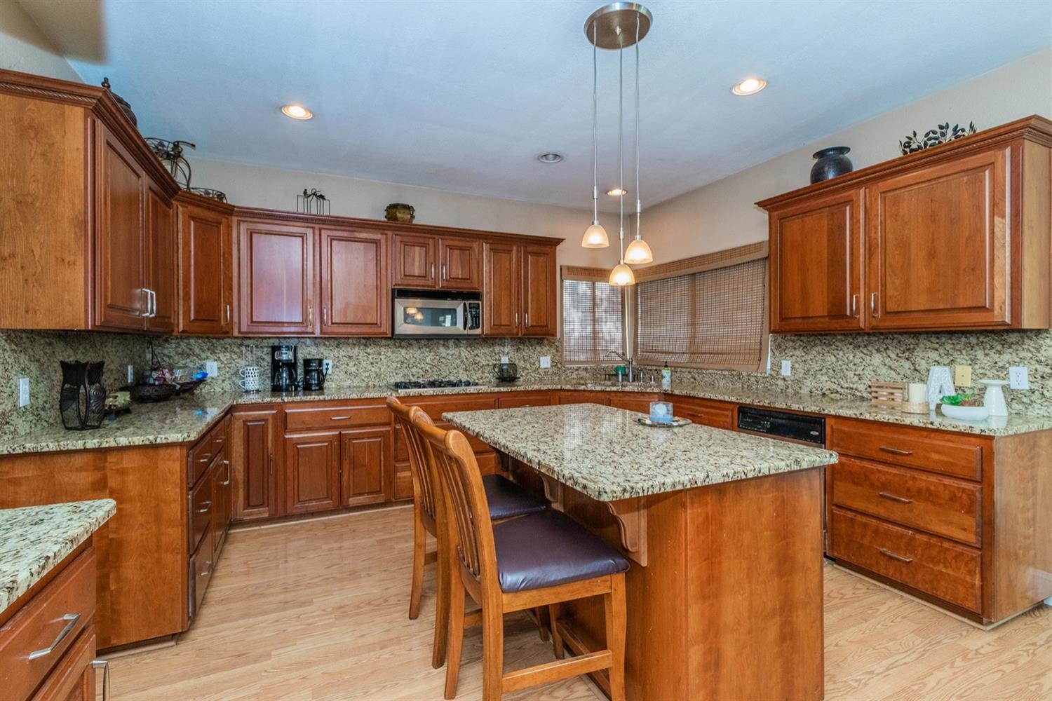693 East Muir Avenue Reedley, CA 93654 - Photo 11 of 38 Gallery Image 11
