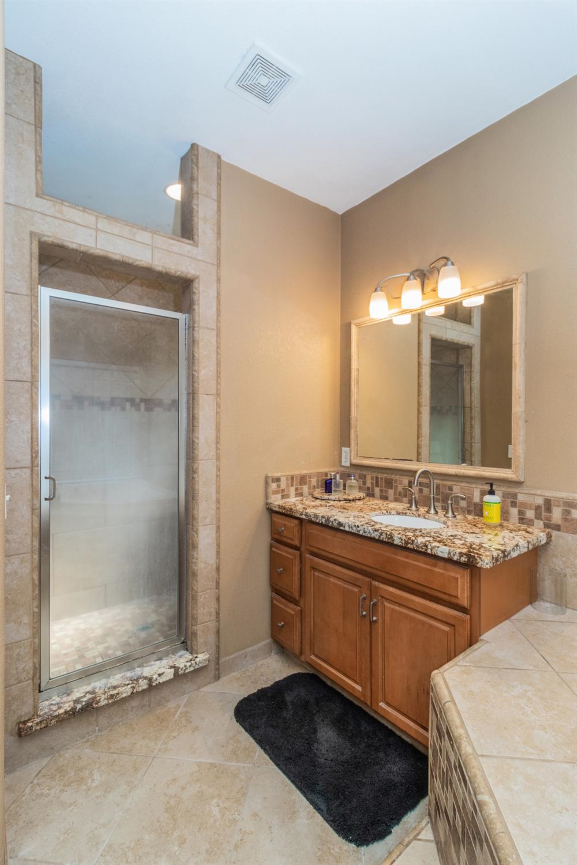 693 East Muir Avenue Reedley, CA 93654 - Photo 21 of 38 Gallery Image 21