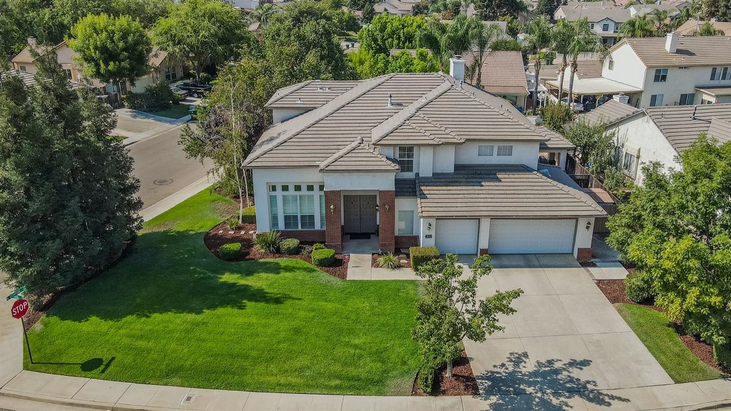 693 East Muir Avenue Reedley, CA 93654 - Photo 33 of 38 Gallery Image 33