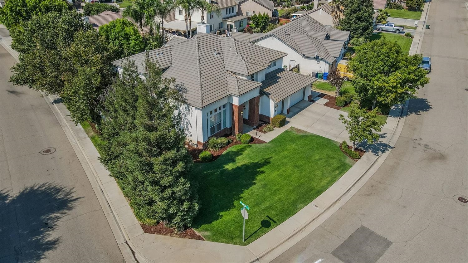 693 East Muir Avenue Reedley, CA 93654 - Photo 34 of 38 Gallery Image 34