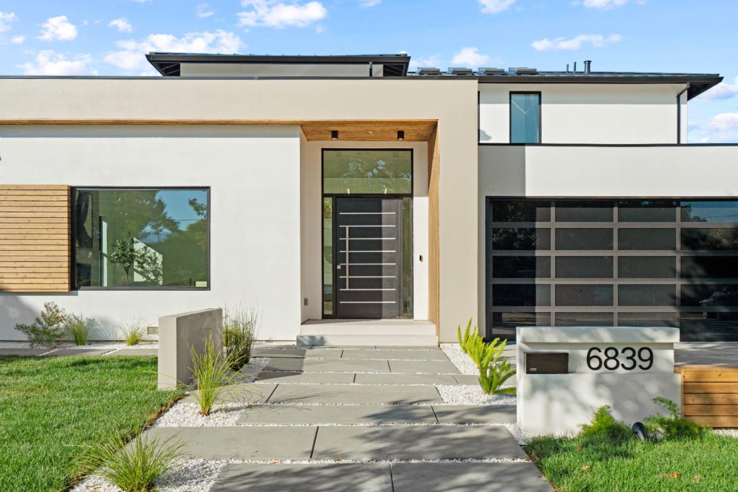 6839 West Riverside Way San Jose, CA 95129 - Photo 4 of 77 Gallery Image 4