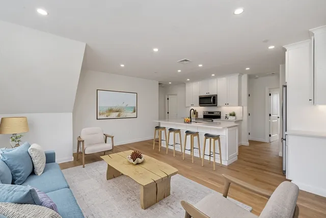 $599,900 | 106 Broadway, Unit 3, Salem, MA 01970