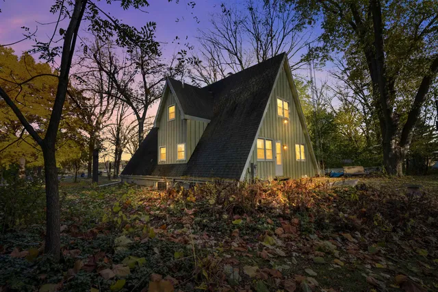 $367,500 | W8929 Homestake Acres, Beaver Dam, WI 53916