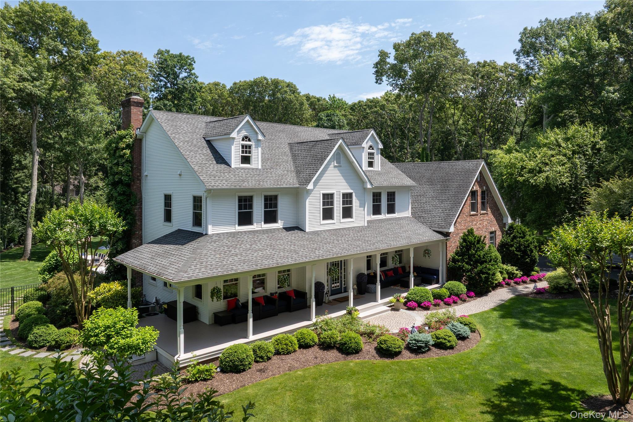 77 Mud Road Setauket, NY 11733 - Photo 4 of 50