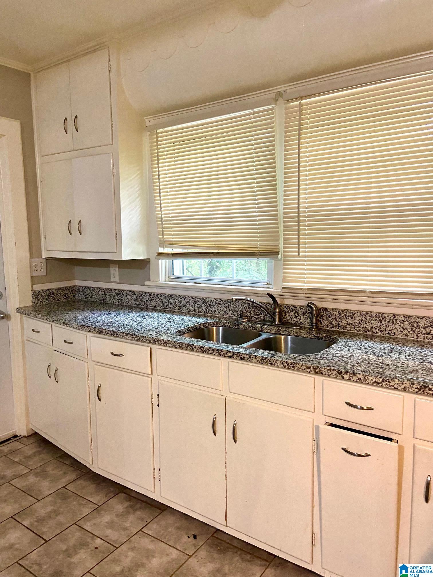 937 Pine Hill Road Birmingham, AL 35235 - Photo 8 of 21