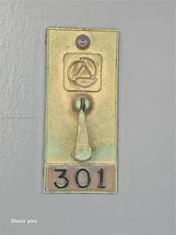a close view of door lock