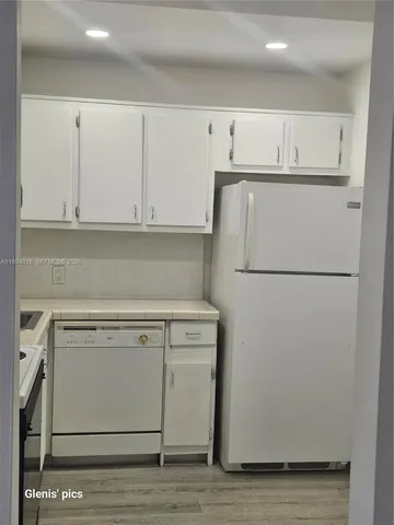 $1,900 | 20400 West Country Club Drive, Unit 301, Aventura, FL 33180