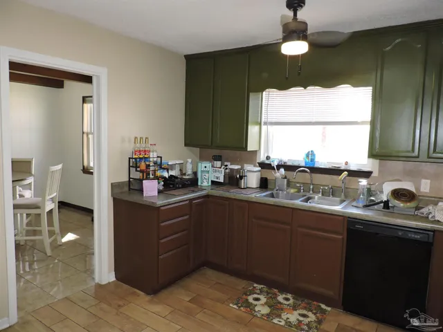 $1,950 | 435 Belle Chasse Drive, Pensacola, FL 32506