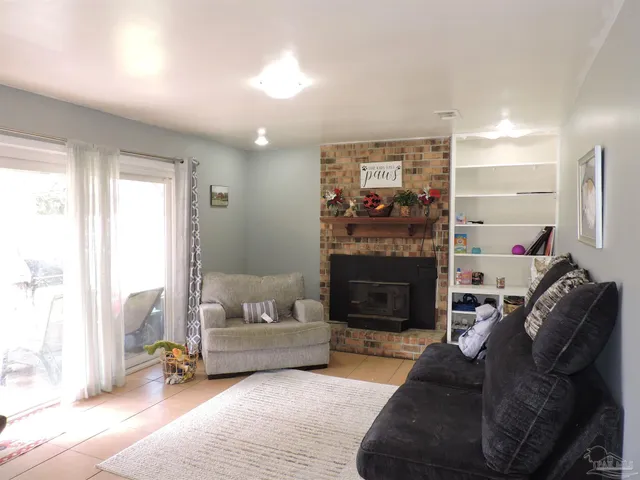 $1,950 | 435 Belle Chasse Drive, Pensacola, FL 32506