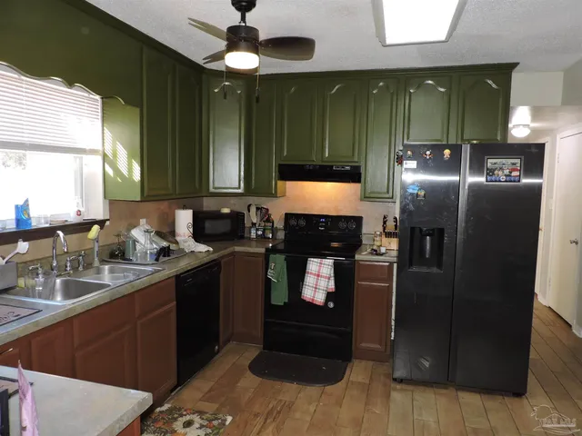 $1,950 | 435 Belle Chasse Drive, Pensacola, FL 32506