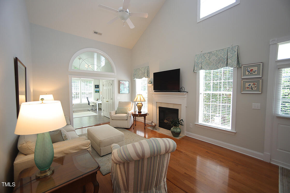 Family Rm w/ Gas Fireplace