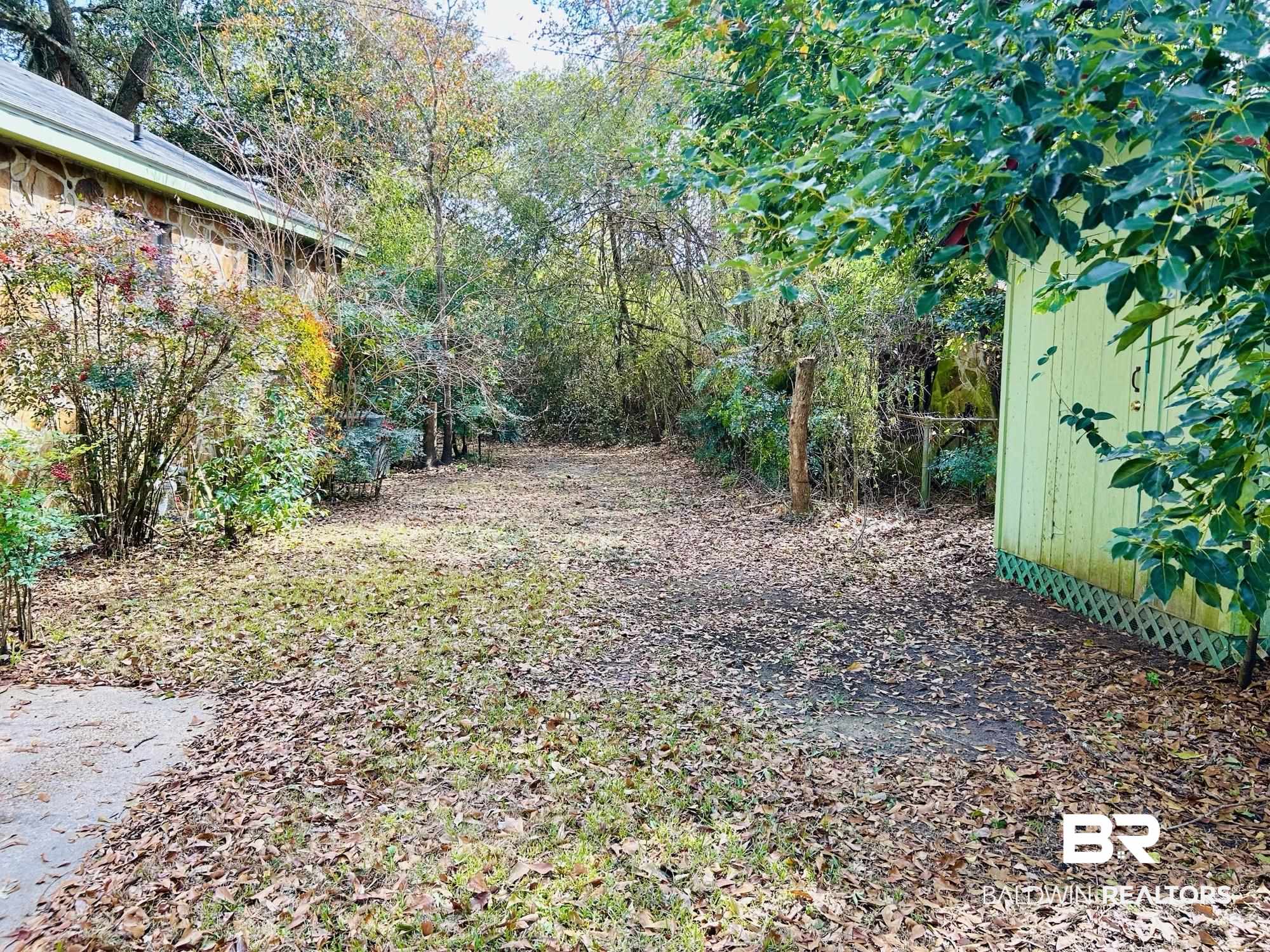 94 Diamond Street Mobile, AL 36611 - Photo 12 of 30 View of yard
