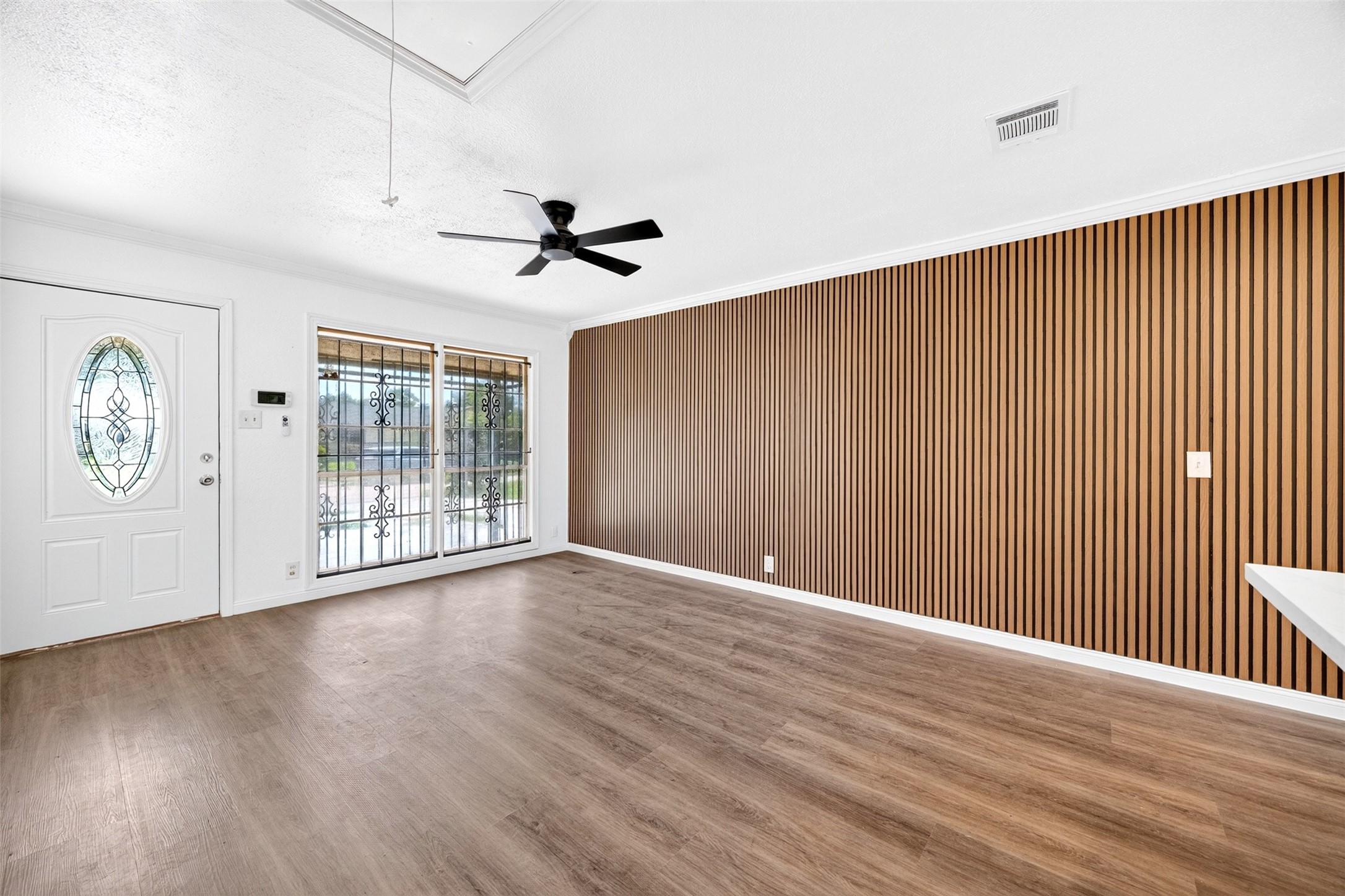 9211 Clearway Drive Houston, TX 77033 - Photo 12 of 34