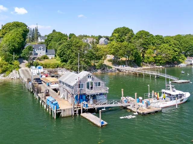 $2,400,000 | 176 Harbor Road, Friendship, ME 04547