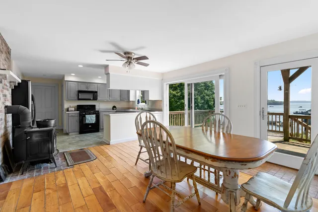 $2,400,000 | 176 Harbor Road, Friendship, ME 04547