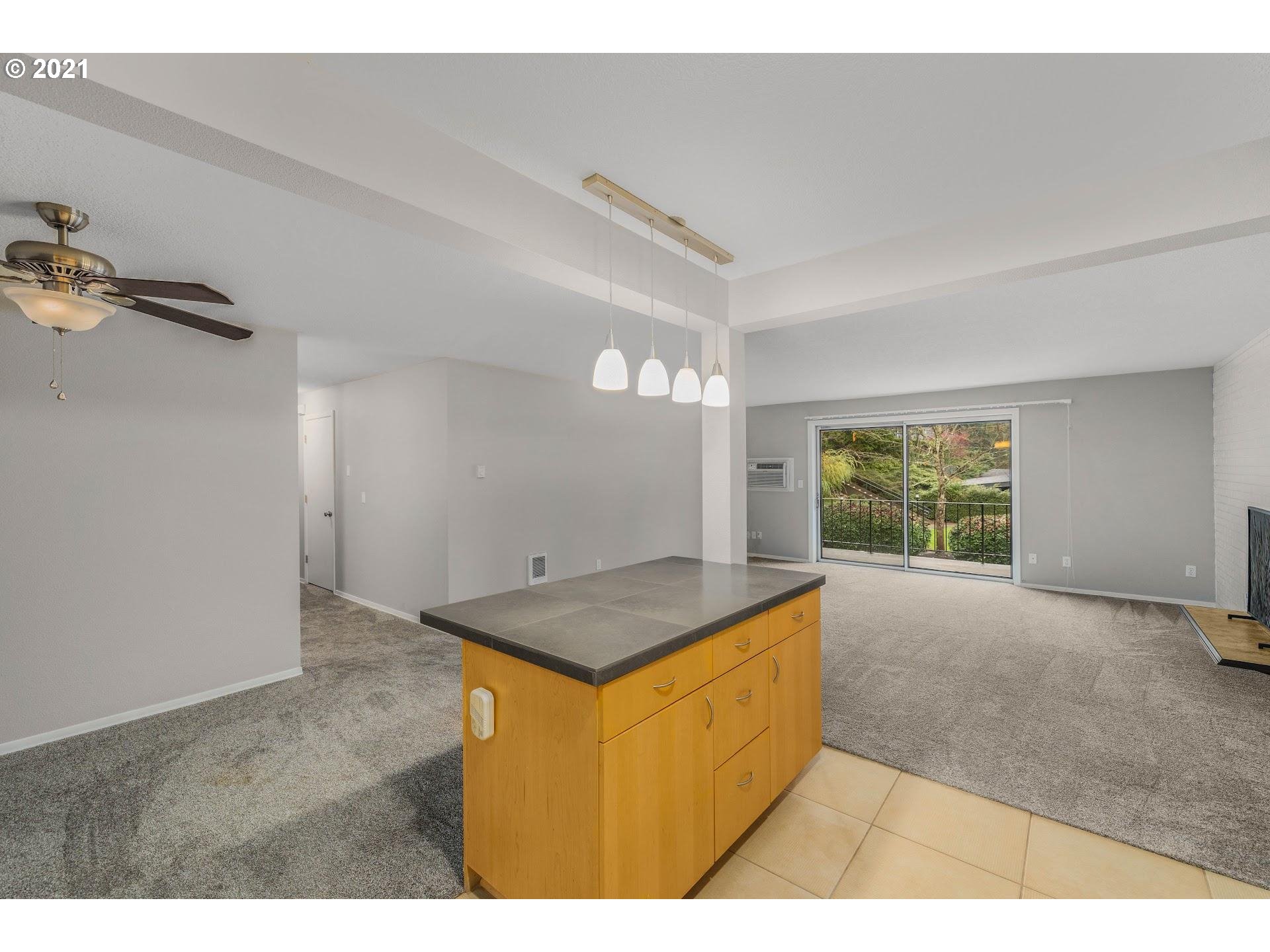 200 Southwest Burnham Road, Unit 203 Lake Oswego, OR 97034 - Photo 12 of 32 Gallery Image 12