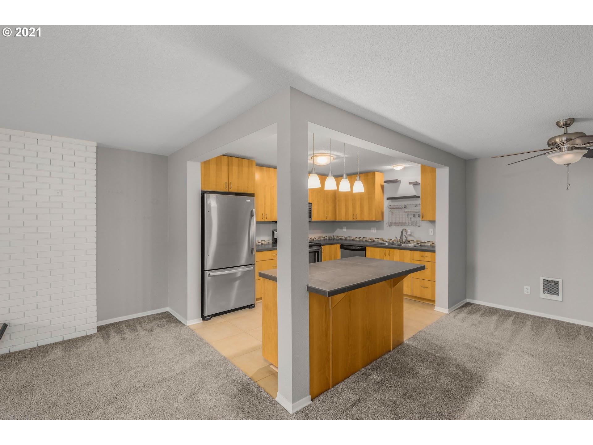 200 Southwest Burnham Road, Unit 203 Lake Oswego, OR 97034 - Photo 14 of 32 Gallery Image 14