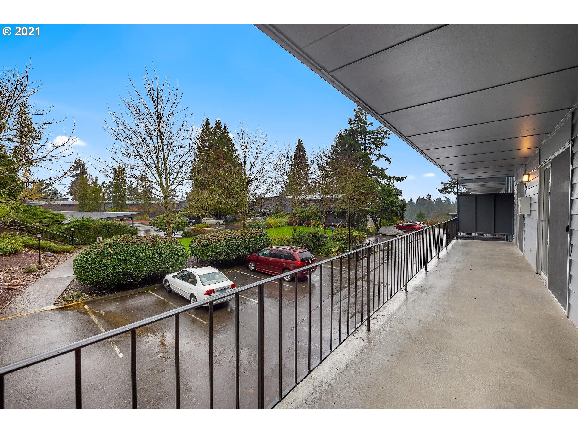 200 Southwest Burnham Road, Unit 203 Lake Oswego, OR 97034 - Photo 21 of 32 Gallery Image 21