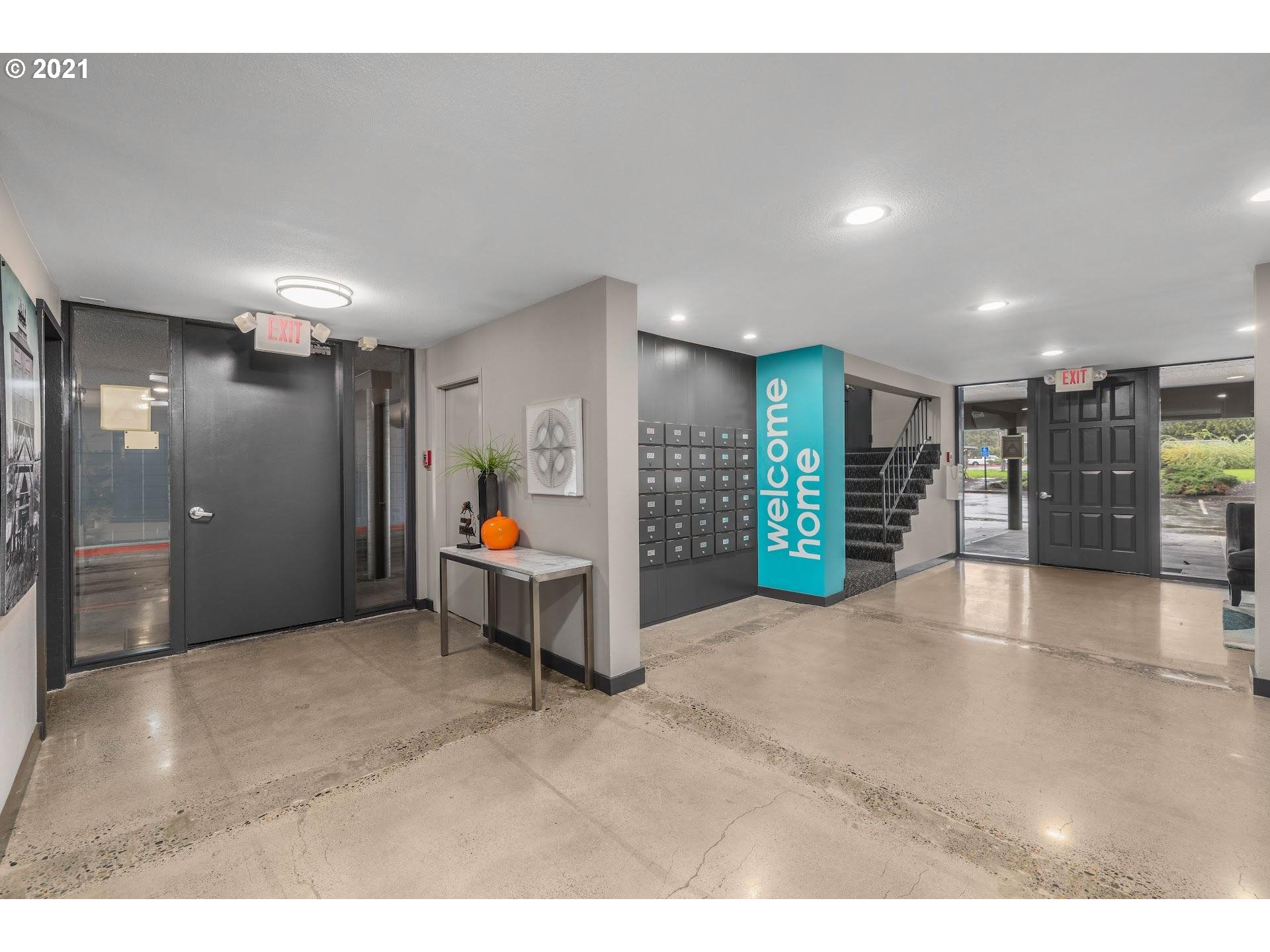 200 Southwest Burnham Road, Unit 203 Lake Oswego, OR 97034 - Photo 25 of 32 Gallery Image 25