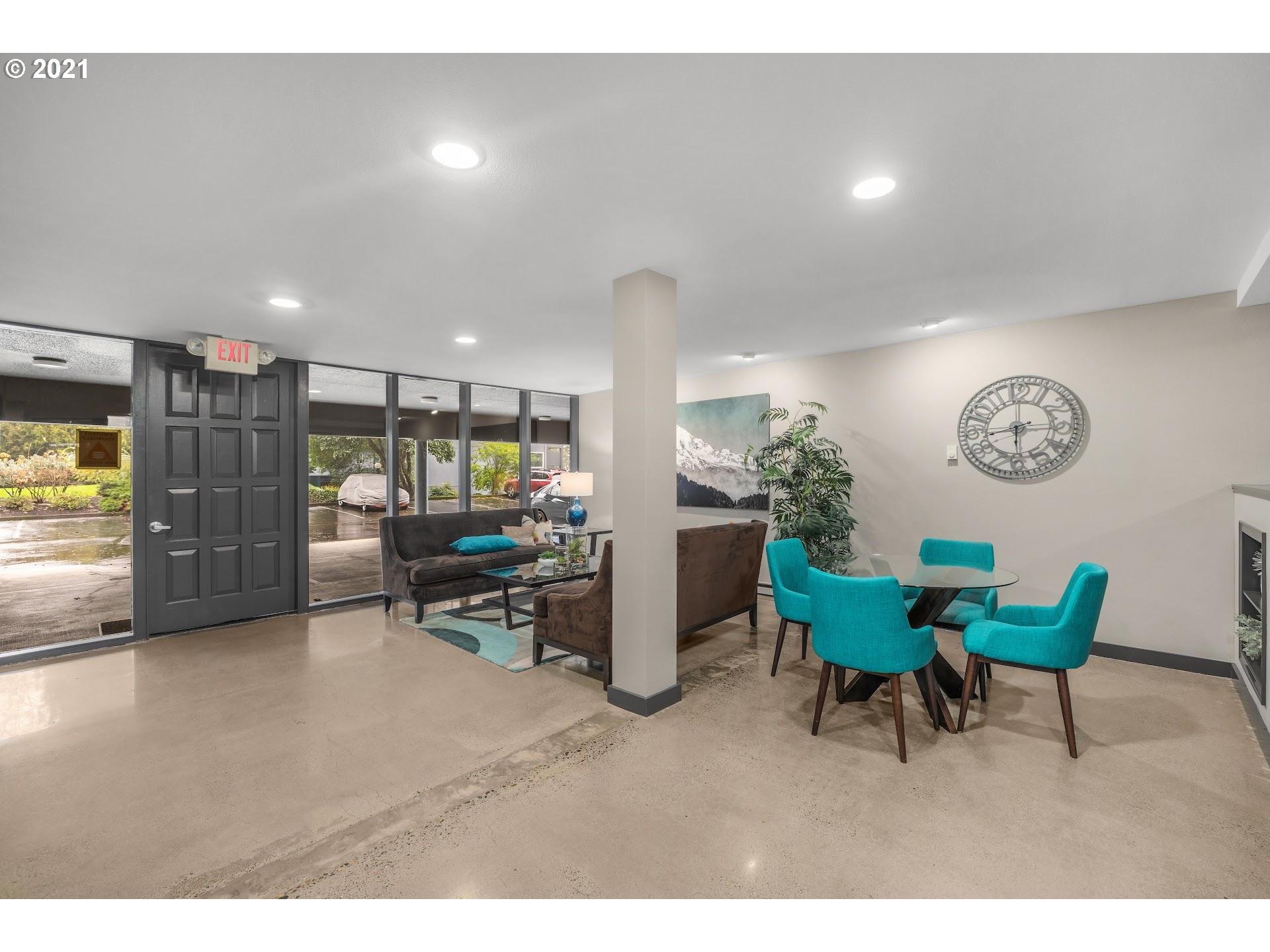 200 Southwest Burnham Road, Unit 203 Lake Oswego, OR 97034 - Photo 26 of 32 Gallery Image 26