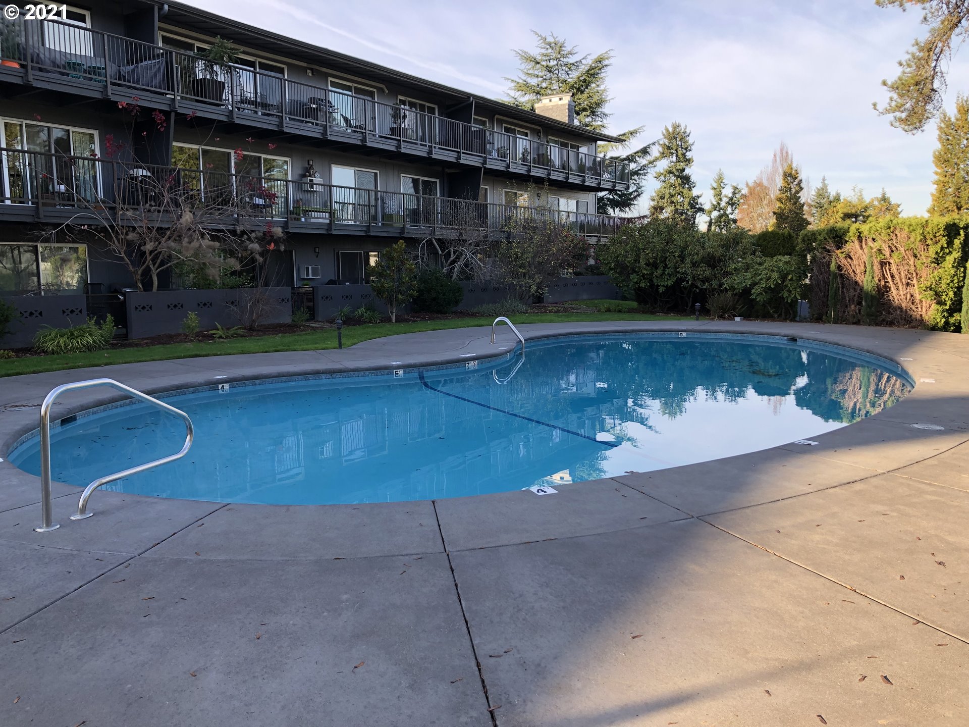 200 Southwest Burnham Road, Unit 203 Lake Oswego, OR 97034 - Photo 31 of 32 Gallery Image 31