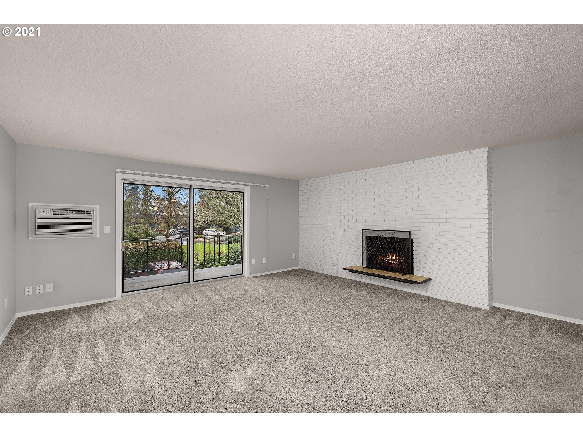 200 Southwest Burnham Road, Unit 203 Lake Oswego, OR 97034 - Photo 5 of 32 Gallery Image 5