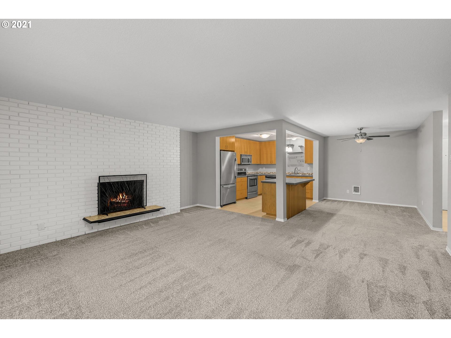 200 Southwest Burnham Road, Unit 203 Lake Oswego, OR 97034 - Photo 7 of 32 Gallery Image 7
