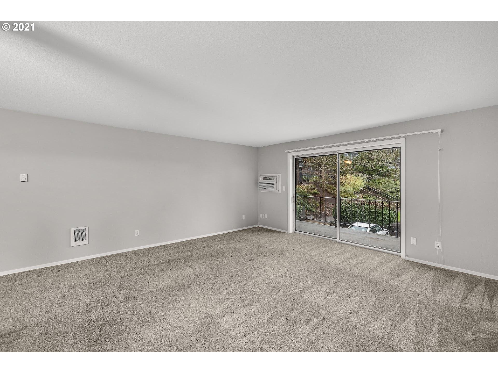 200 Southwest Burnham Road, Unit 203 Lake Oswego, OR 97034 - Photo 8 of 32 Gallery Image 8