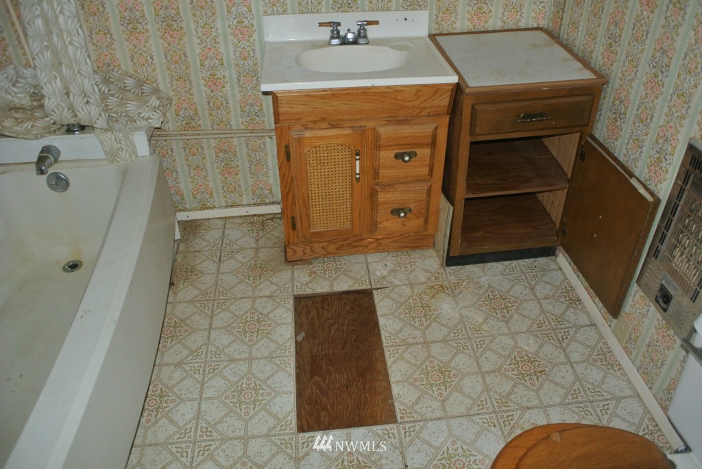 761 Ogden Road Castle Rock, WA 98611 - Photo 11 of 11 Gallery Image 11