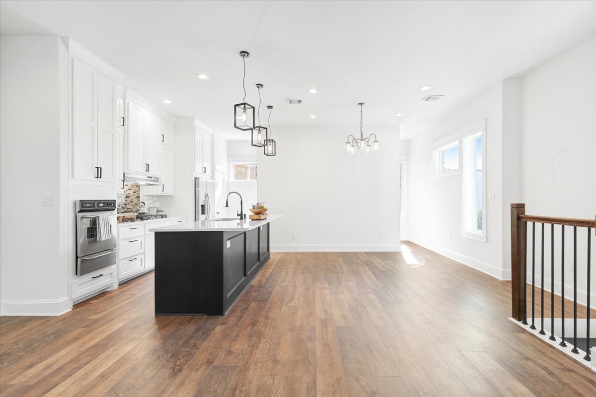 6725 St Augustine Street Houston, TX 77021 - Photo 5 of 27 View of Kitchen and Dining Area