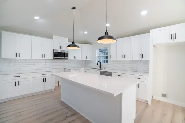 $2,650 | 1310 East 34th Street, Houston, TX 77022