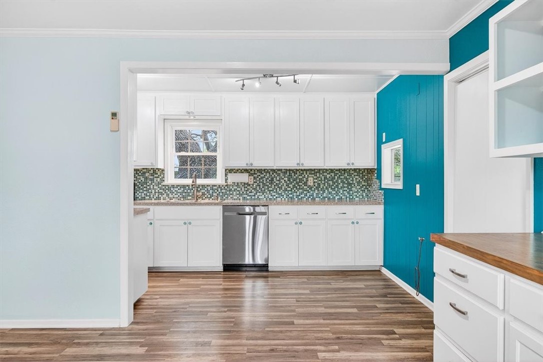 1521 South Mathis Street Rockport, TX 78382 - Photo 11 of 40